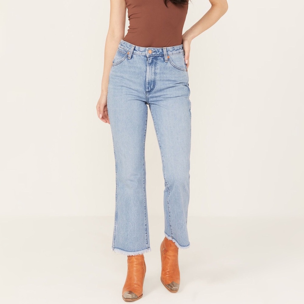 Wrangler High-Rise Light Blue Straight Crop Jeans